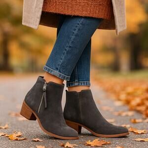 Dolce Vita SZ 8.5 Sofiya Booties Anthracite Suede Flawless
